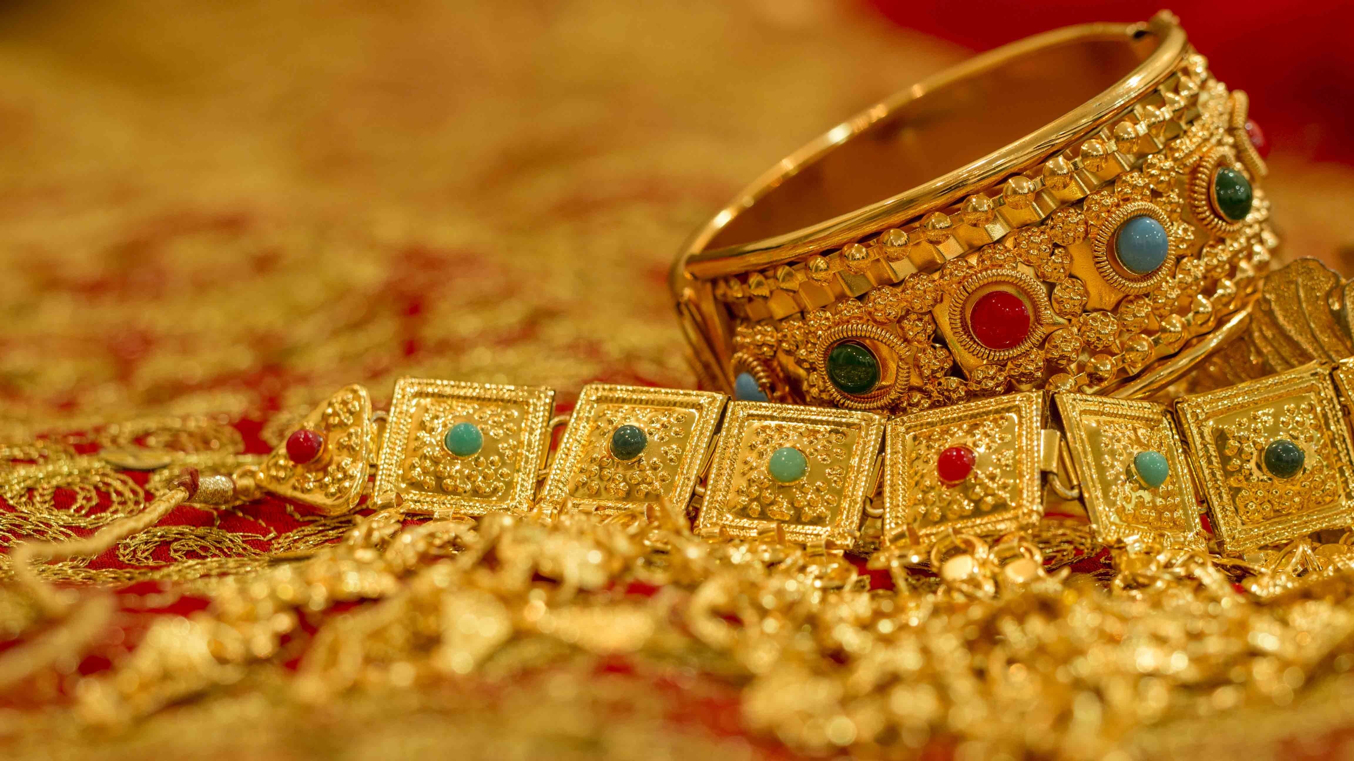 32+ Top Gold Jewellery Set for Wedding in India