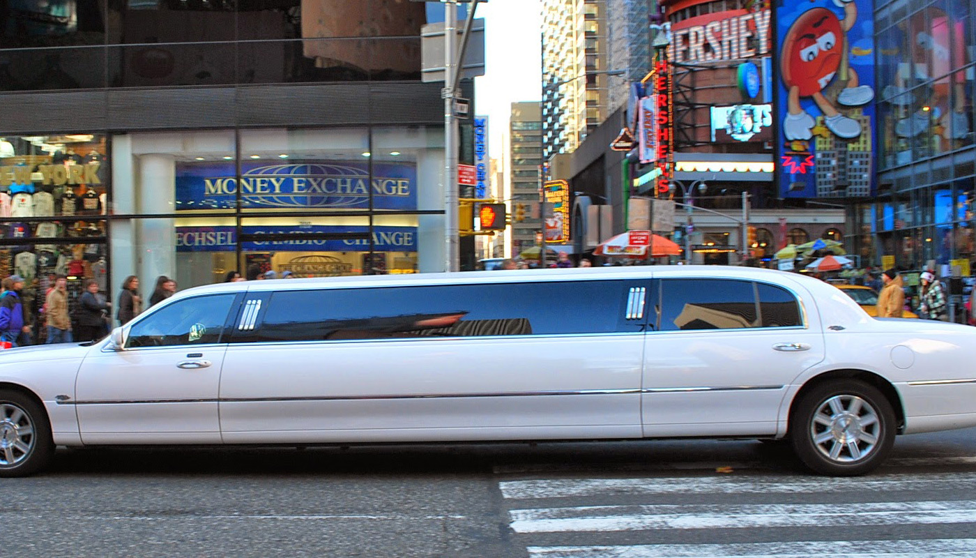 Private Limousine Transfer with Meet \u0026 Greet from NYC Airports