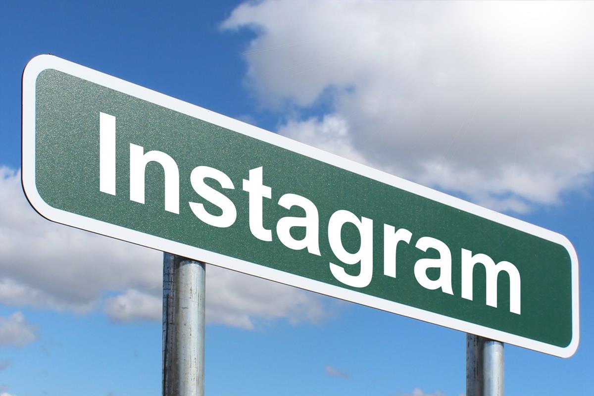 Instagram - Free of Charge Creative Commons Green Highway sign image