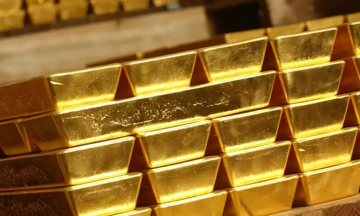 Gold prices decline following international trends - Business ...